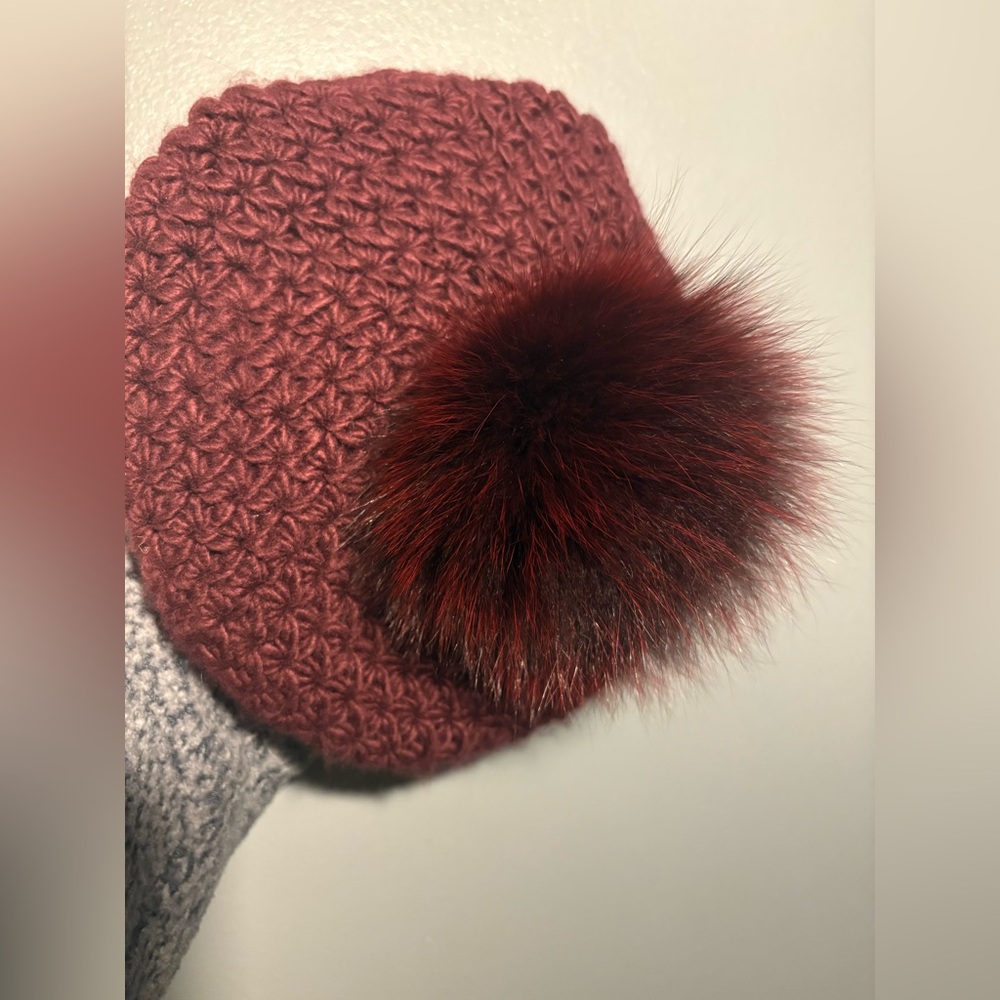 Surell knit hat with fur Pom
